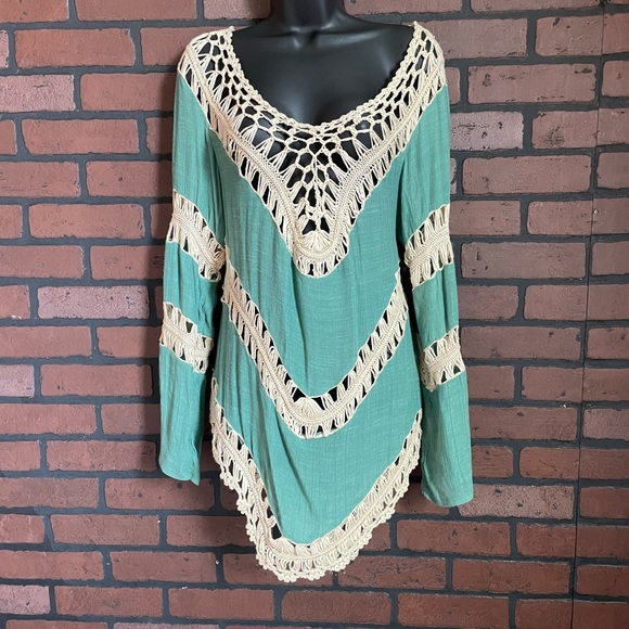 UMGEE Tunic Top - Picture 5 of 5